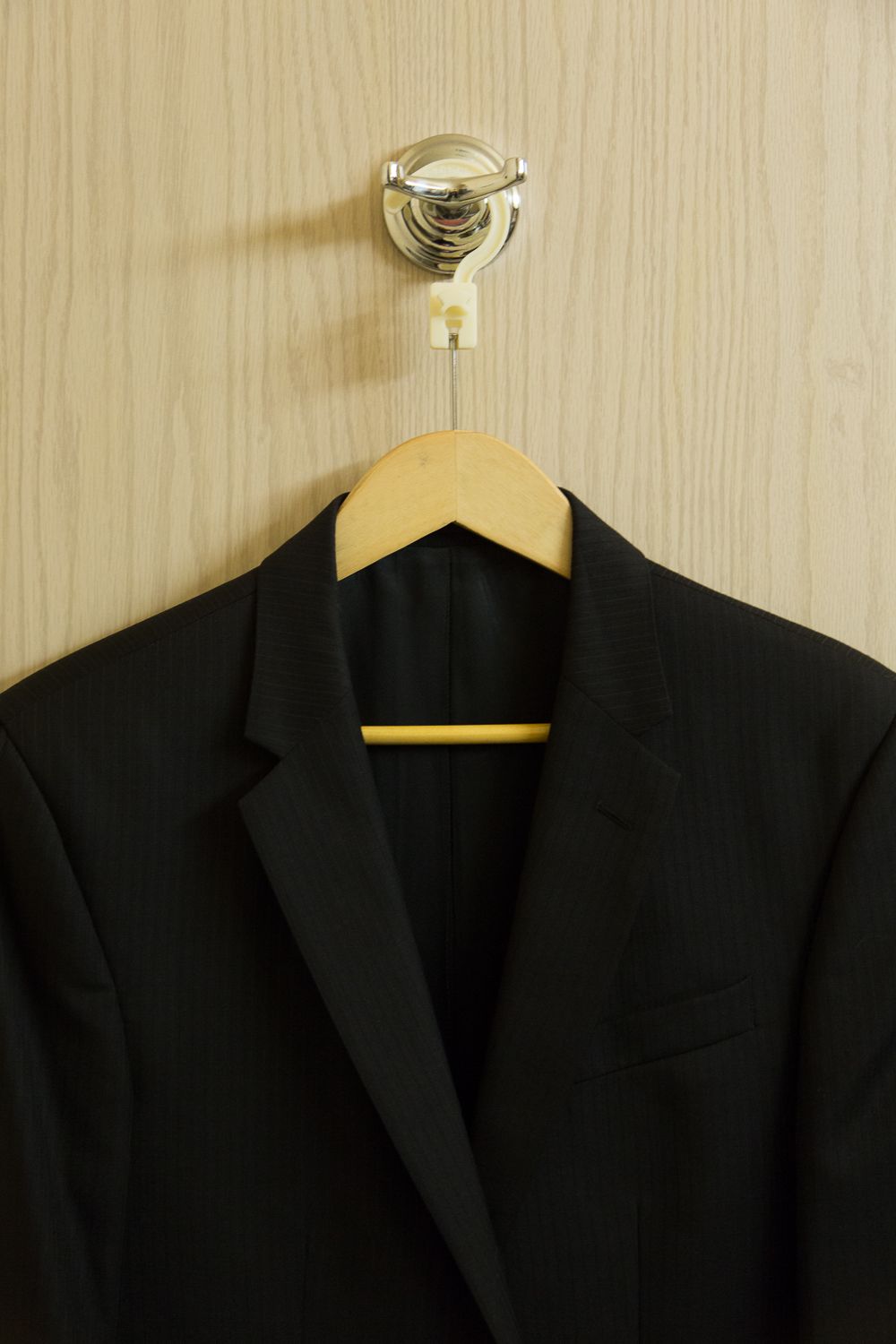 How to Hang Clothes in a Hotel Room